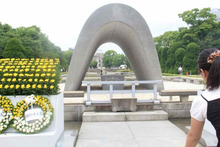 広島追悼碑