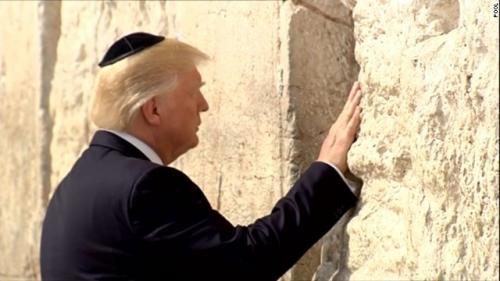 trump-western-wall-jerusalem-cnn_convert_20190130142733.jpg