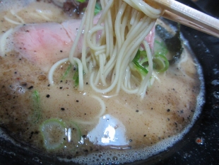 豚丸　ﾗｰﾒﾝ黒　麺ｽｰﾌﾟ