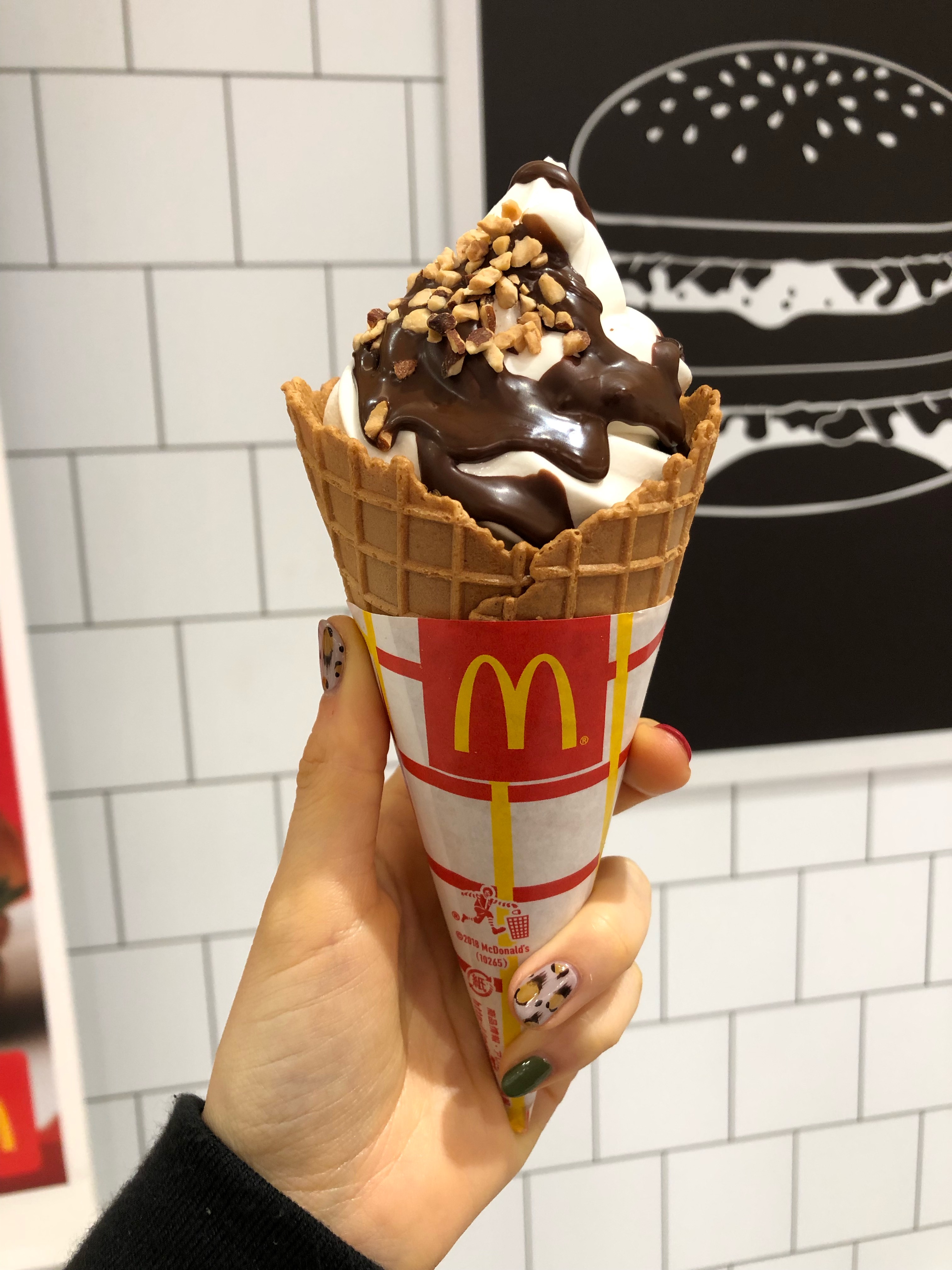 ソフカツ ソフトクリームマニアの全国ソフトクリーム食べ歩きブログ マクドナルド ワッフルコーン チョコ アーモンド