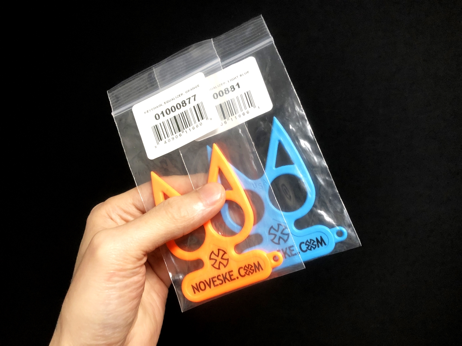 1実物 NOVESKE Equalizer Keychain Plastic marked MADE IN USA!! ノベスケ ノベスキー キャットナックル キーチェーン 護身用 雑貨 小物 ミリタリー!!購入 レビュー
