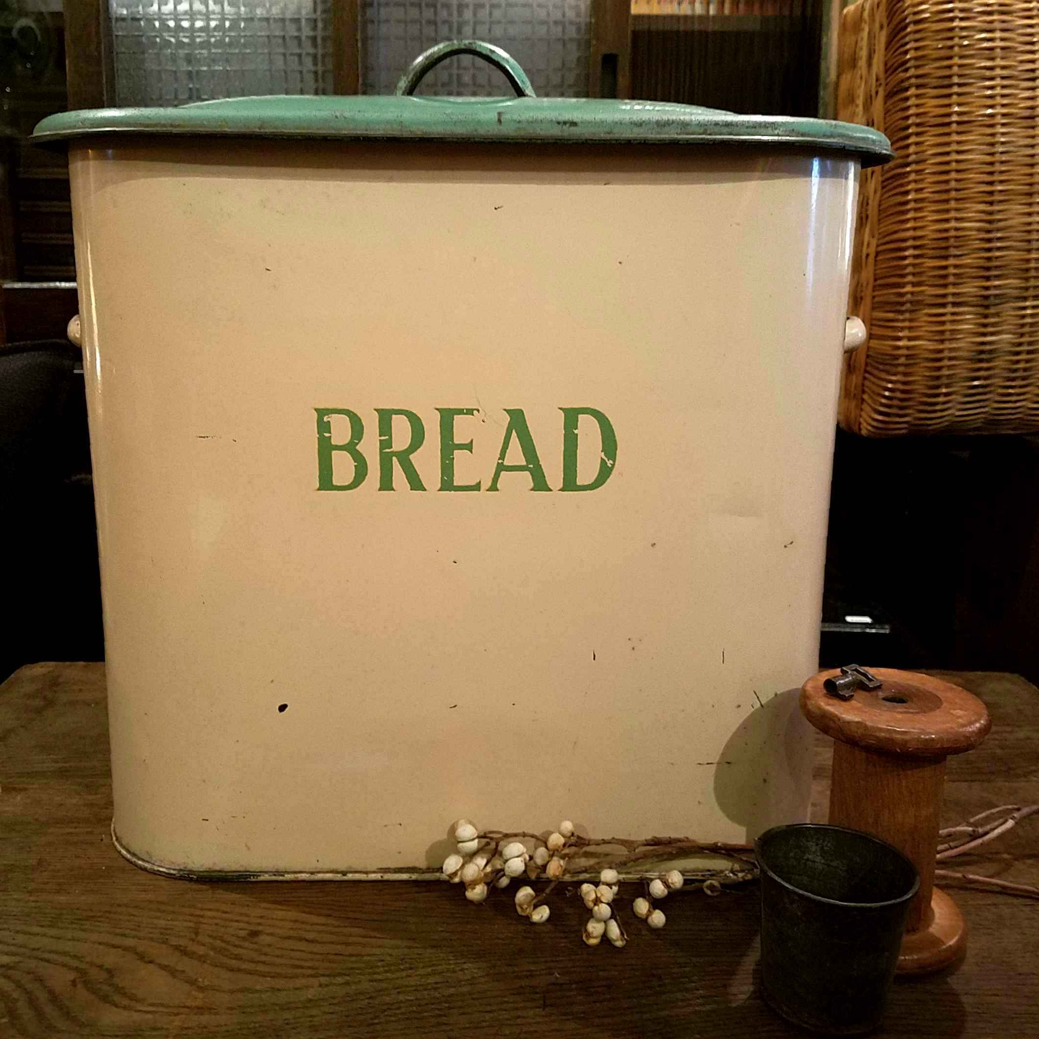 イギリスアンティークのブレッド缶（ブレッドケース） - [Sold Out]過去の販売商品