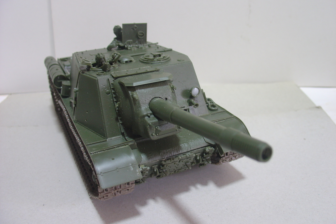 タミヤのミリタリーミニチュアシリーズ No.303 ソ連軍 重自走砲 JSU-152の戦車の砲と車体 その１