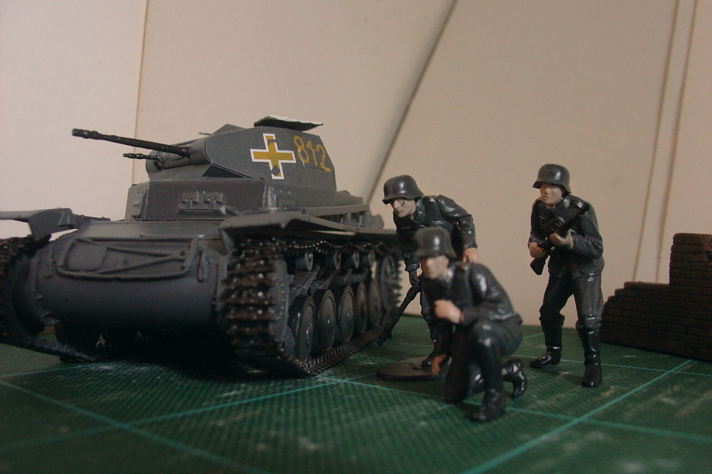 タミヤのミリタリーミニチュアシリーズ No.299 ドイツ軍 ２号戦車の付属フィギュアを塗装した物 その４