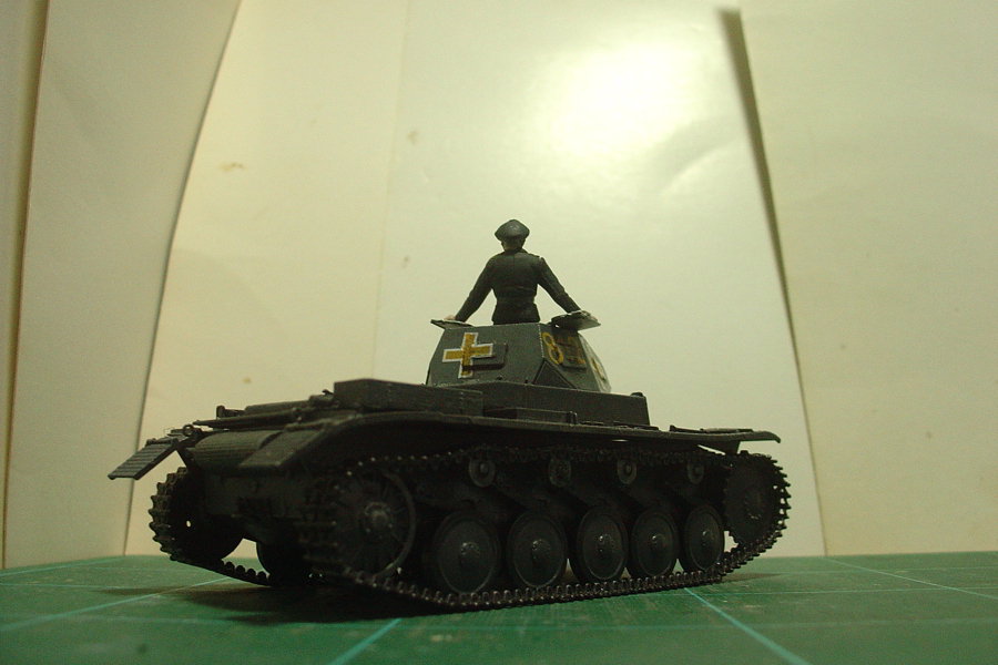 タミヤのミリタリーミニチュアシリーズ No.299 ドイツ軍 ２号戦車の戦車兵を塗る その２