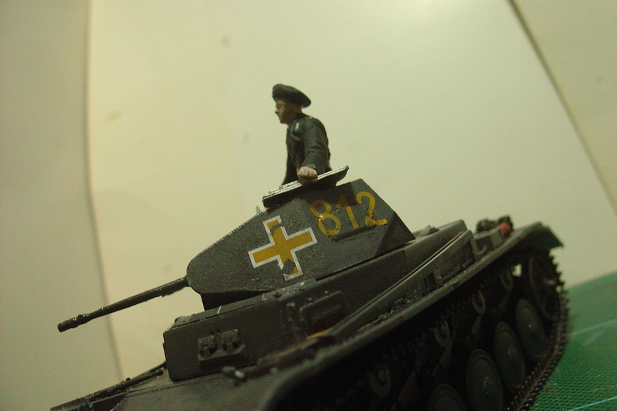 タミヤのミリタリーミニチュアシリーズ No.299 ドイツ軍 ２号戦車の戦車兵を塗る その４
