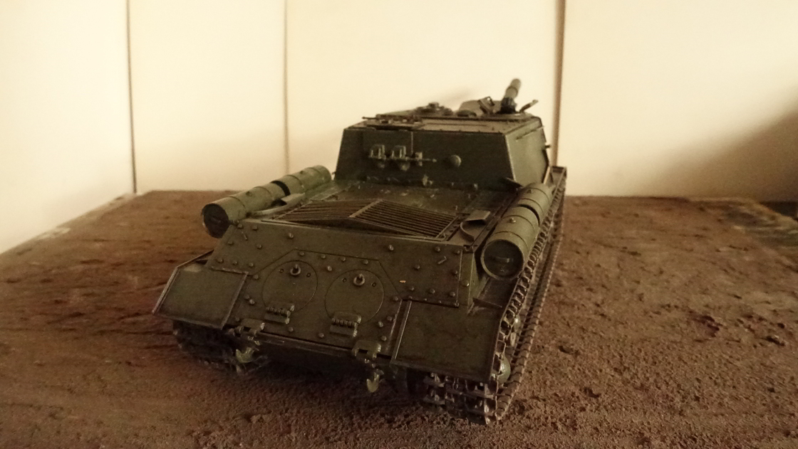 タミヤのミリタリーミニチュアシリーズ No.303 ソ連軍 重自走砲 JSU-152の戦車の車体下部 その４