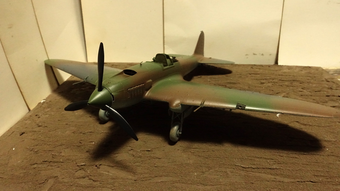 タミヤの傑作機シリーズ No.113 ソ連軍 IL-2 シュトルモビク その１