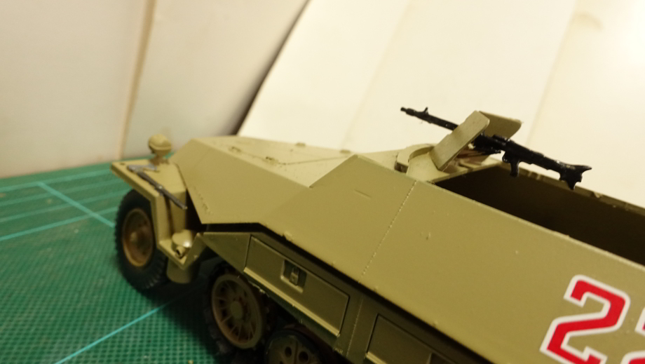 タミヤのミリタリーミニチュアシリーズ No.195 ドイツ軍 ハノマーク装甲兵員輸送車を組み立てた物 その４