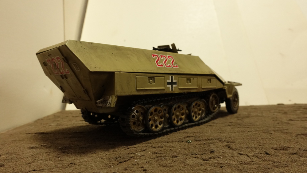 タミヤのミリタリーミニチュアシリーズ No.195 ドイツ軍 ハノマーク装甲兵員輸送車を組み立てた物 その２