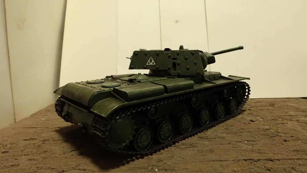 タミヤのミリタリーミニチュアシリーズ No.142 ソビエトKV-1B重戦車 その２