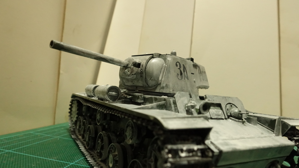 タミヤのミリタリーミニチュアシリーズ No.142 ソビエトKV-1C重戦車 その４