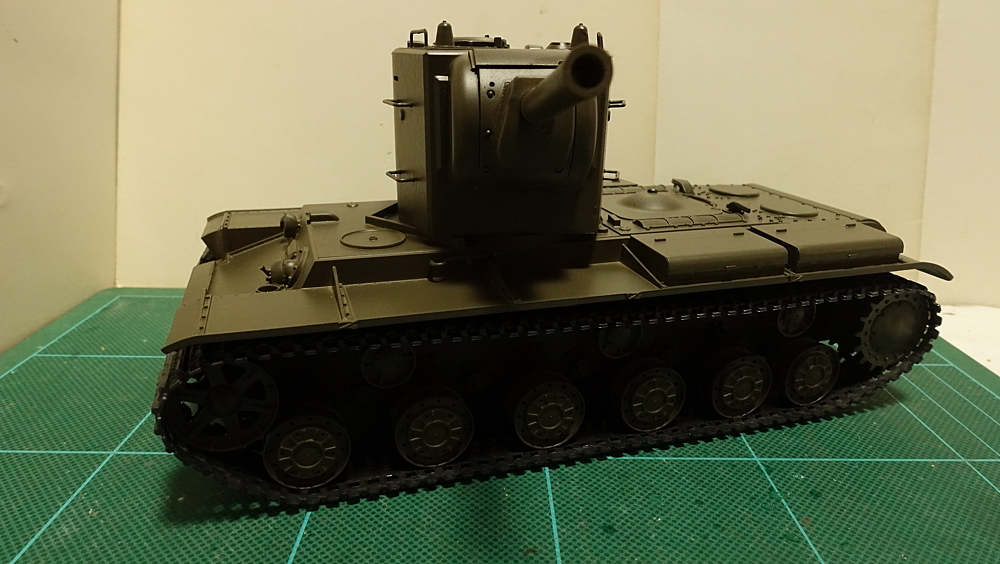 タミヤのミリタリーミニチュアシリーズ No.063 ソビエト重戦車KV-IIギガント その１