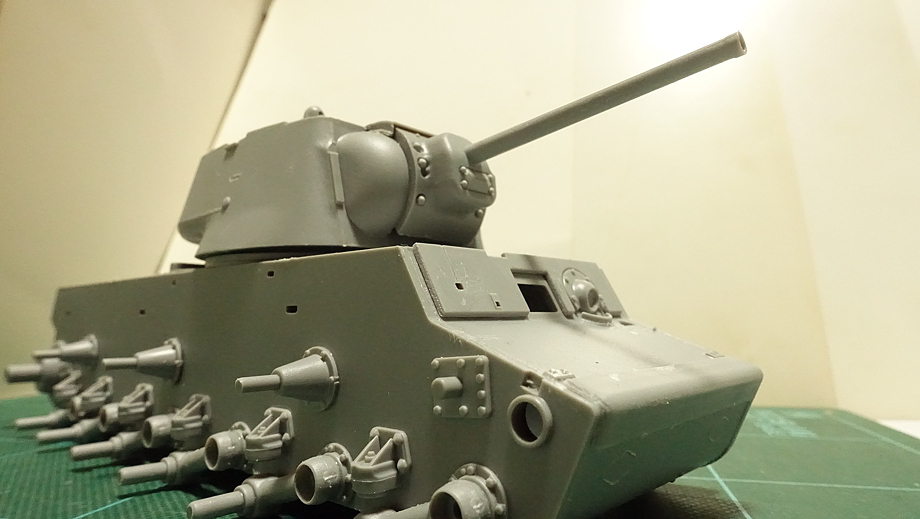 トランペッター ソビエト軍 KV-1 重戦車 1942年型 軽量化鋳造砲塔 その５