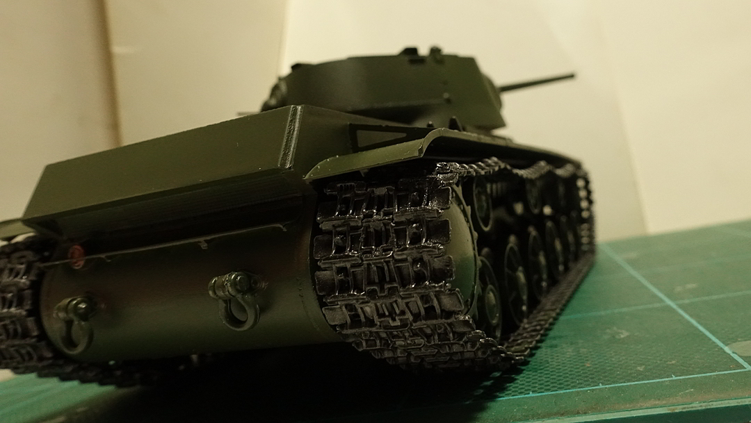 トランペッター ソビエト軍 KV-1 重戦車 1942年型 軽量化鋳造砲塔 その５