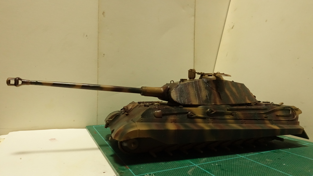 タミヤのミリタリーミニチュアシリーズ  No.169 ドイツ 重戦車キングタイガー(ポルシェ砲塔) その１