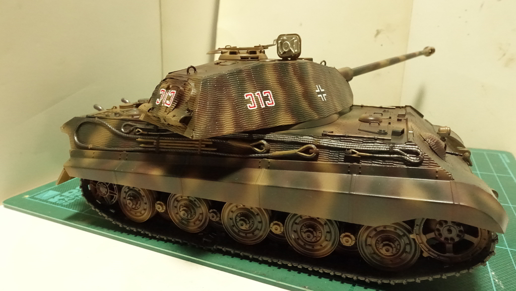 タミヤのミリタリーミニチュアシリーズ  No.169 ドイツ 重戦車キングタイガー(ポルシェ砲塔) その２