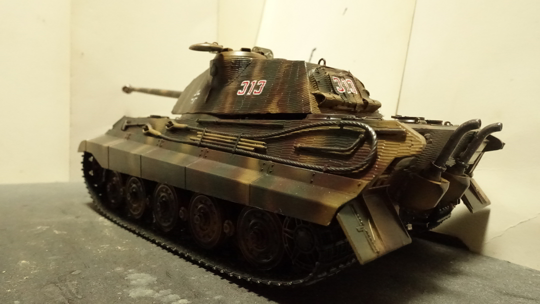 タミヤのミリタリーミニチュアシリーズ  No.169 ドイツ 重戦車キングタイガー(ポルシェ砲塔) その２