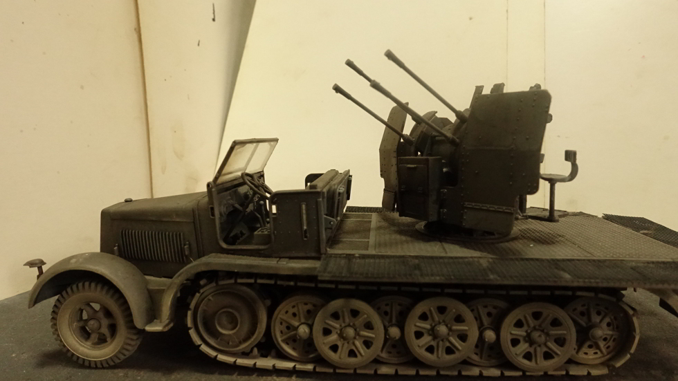 タミヤのミリタリーミニチュアシリーズ No050 ドイツ軍 ８トン ハーフトラック 四連高射砲 その２
