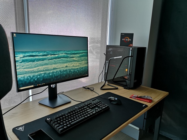 PC_Desk_140_38.jpg