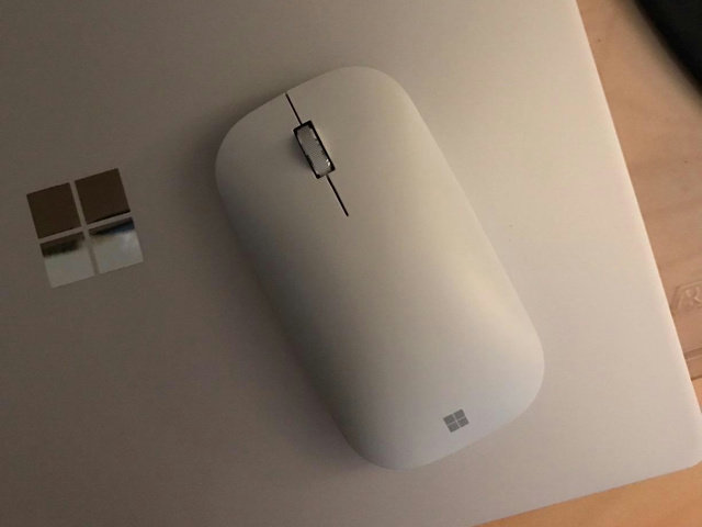 Surface_Mobile_Mouse_05.jpg